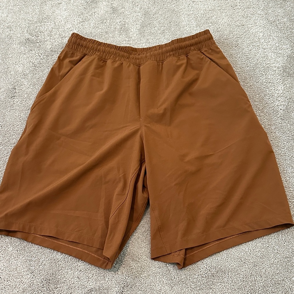 Men’s lululemon lined shorts